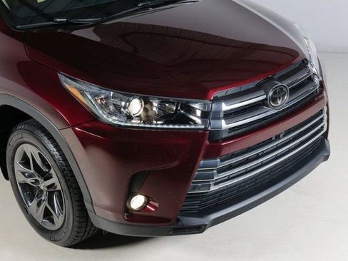 Used 2018 Toyota Highlander AWD V6 image 28