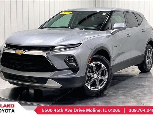 Used 2025 Chevrolet Blazer LT AWD/4WD image 1