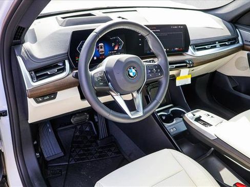 New 2026 BMW X1 xDrive28i AWD/4WD image 10