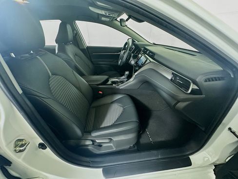 Used 2020 Toyota Camry SE FWD image 30