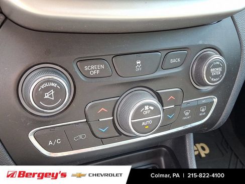 Used 2014 Jeep Cherokee Limited AWD/4WD image 17
