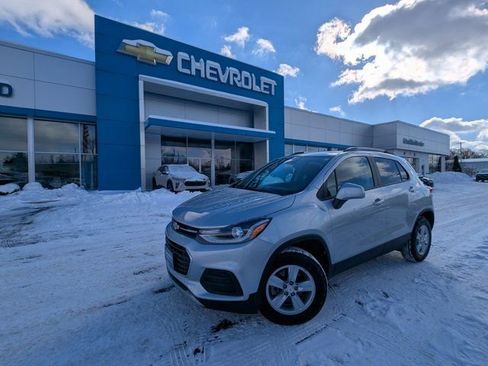 Used 2022 Chevrolet Trax LT w/ LT Convenience Package image 27
