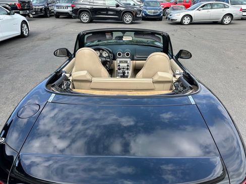 Used 2004 MAZDA MX-5 Miata LS RWD image 13