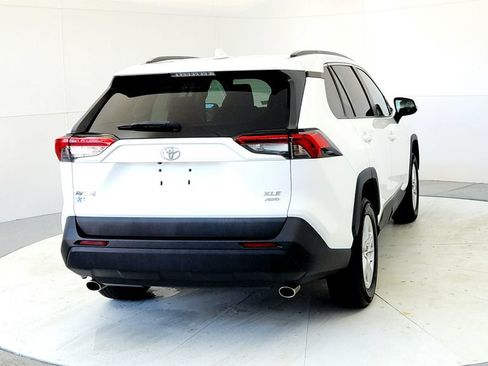 Used 2021 Toyota RAV4 XLE w/ Convenience Package AWD/4WD image 5