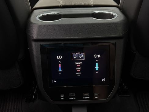 Used 2026 GMC Yukon Denali Ultimate AWD/4WD image 36