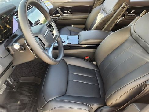 New 2026 Land Rover Range Rover SE image 9