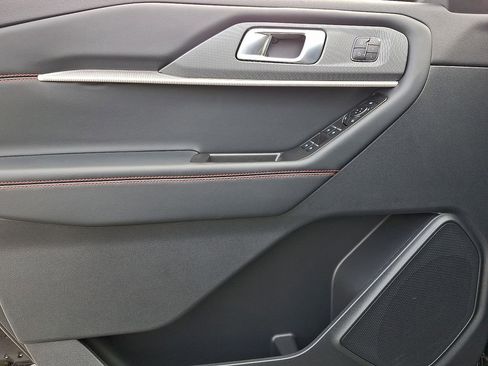 New 2026 Ford Explorer ST-Line w/ ST-Line Street Pack image 10