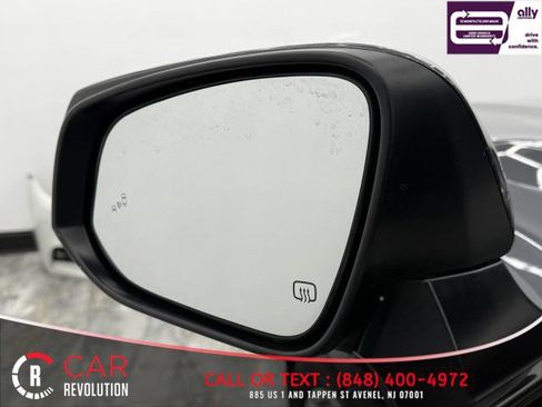 Used 2021 Toyota Highlander LE image 44