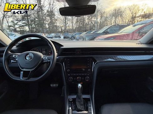 Used 2020 Volkswagen Passat 2.0T R-Line image 14