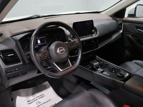Used 2023 Nissan Rogue SV w/ SV Premium Package AWD/4WD image 3