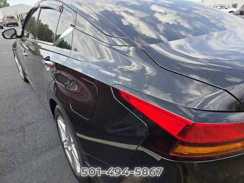 Used 2019 Nissan Altima 2.5 SL FWD image 9