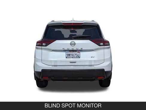 Used 2024 Nissan Rogue SV w/ SV Premium Package FWD image 9