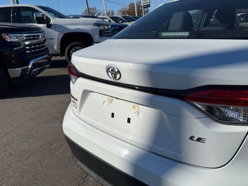 Used 2025 Toyota Corolla LE image 28