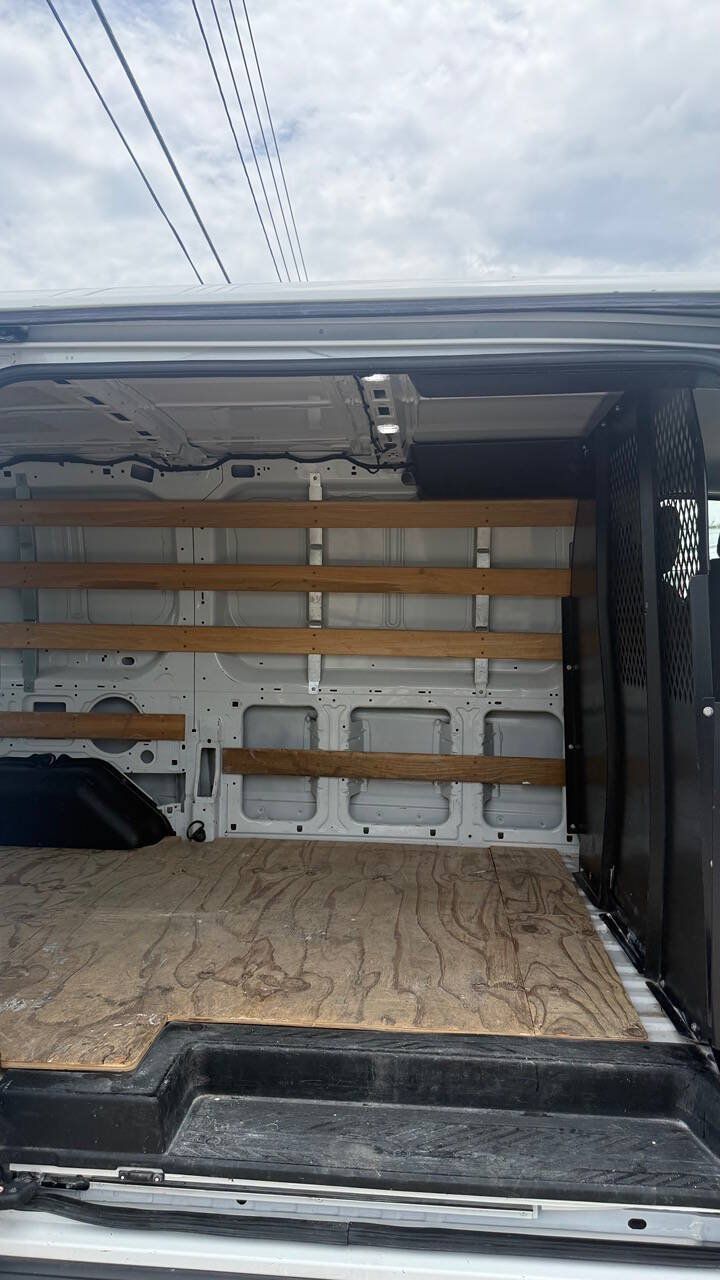Used 2019 Ford Transit 250 130 Low Roof w/ Exterior Upgrade Package RWD image 28