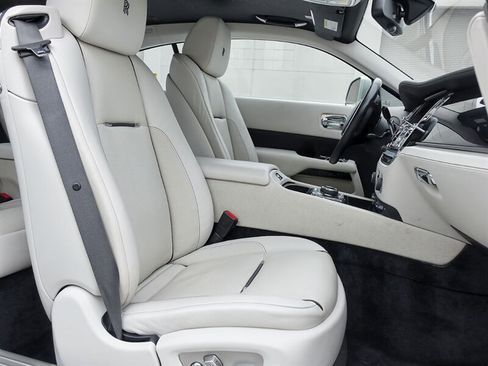 Used 2016 Rolls-Royce Wraith image 13