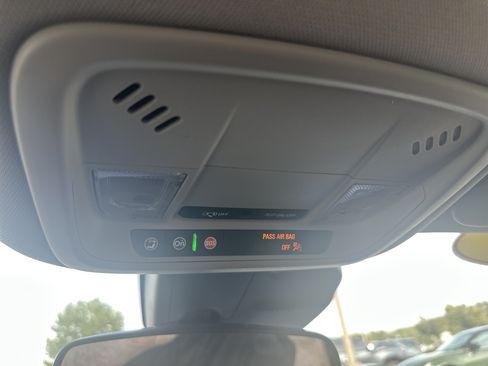 Used 2025 Chevrolet Malibu LT FWD image 25
