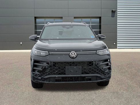New 2026 Volkswagen Tiguan SE R-Line AWD/4WD image 2