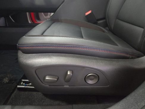New 2025 Chevrolet Equinox EV RS w/ Convenience Package II FWD image 30