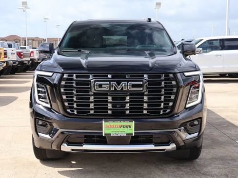 Used 2025 GMC Yukon XL Denali Ultimate AWD/4WD image 2