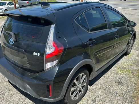Used 2018 Toyota Prius C One w/ Carpet Mat Package image 11