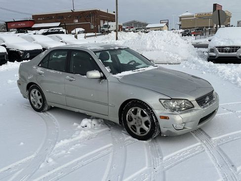 Used 2001 Lexus IS 300 image 2