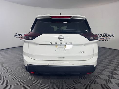 Used 2024 Nissan Rogue S AWD/4WD image 8