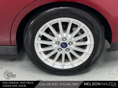 Used 2013 Ford C-MAX SEL image 12