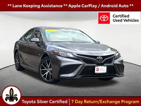 Certified 2022 Toyota Camry SE image 1