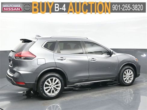 Used 2018 Nissan Rogue SV image 6