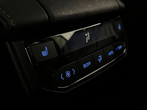 Used 2021 Toyota Highlander Platinum image 29