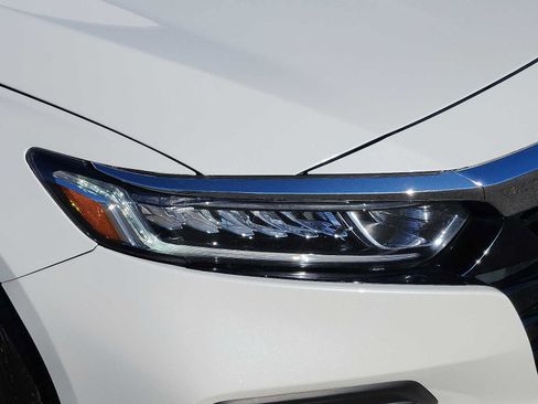 Used 2019 Honda Accord LX image 9