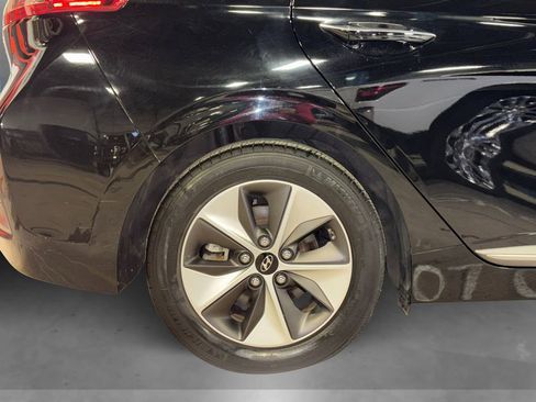 Used 2019 Hyundai Ioniq Limited image 18