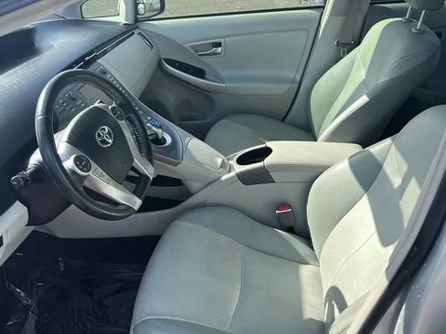 Used 2014 Toyota Prius Four image 8