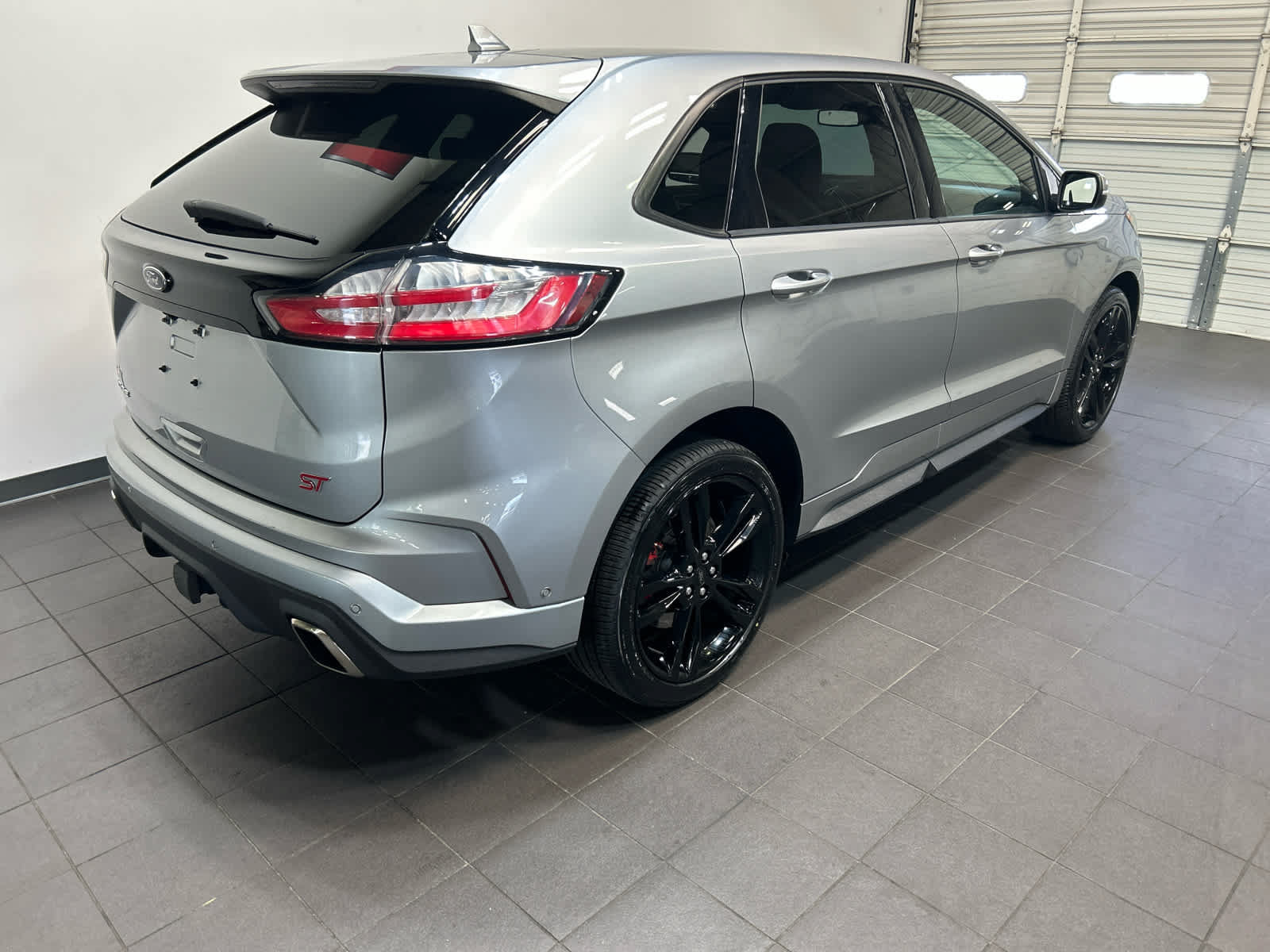 Used 2020 Ford Edge ST w/ Equipment Group 401A AWD/4WD image 3