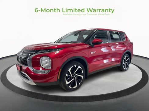 Used 2023 Mitsubishi Outlander SE AWD/4WD image 3