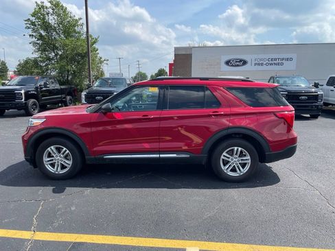 Used 2021 Ford Explorer XLT w/ Equipment Group 202A AWD/4WD image 8