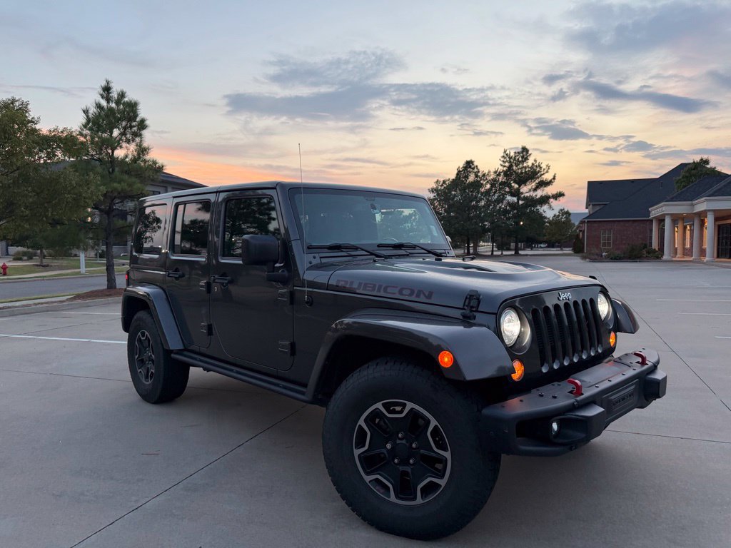 Used 2017 Jeep Wrangler Unlimited Rubicon AWD/4WD image 2