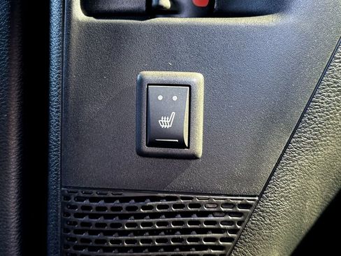 New 2026 Chrysler Pacifica Limited w/ Uconnect Theater Family Group image 35