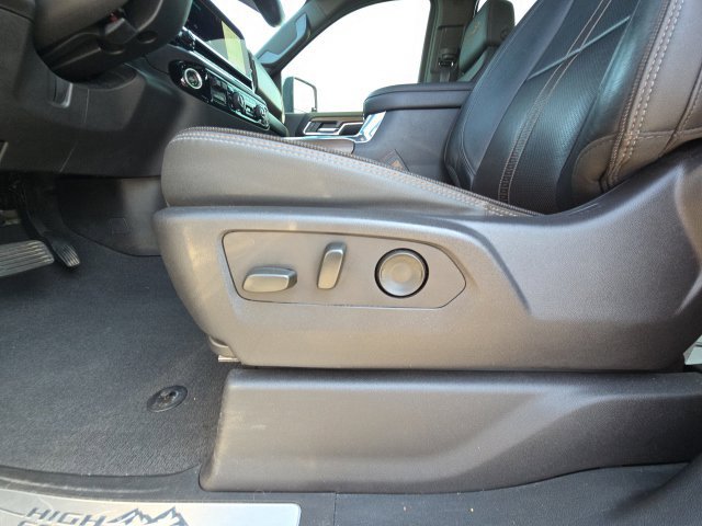 Used 2024 Chevrolet Silverado 3500 High Country w/ High Country Premium Package AWD/4WD image 23