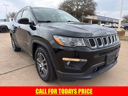 Used 2020 Jeep Compass Latitude image 1