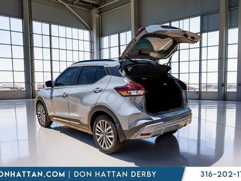 Used 2023 Nissan Kicks SR w/ SR Premium Package FWD image 31