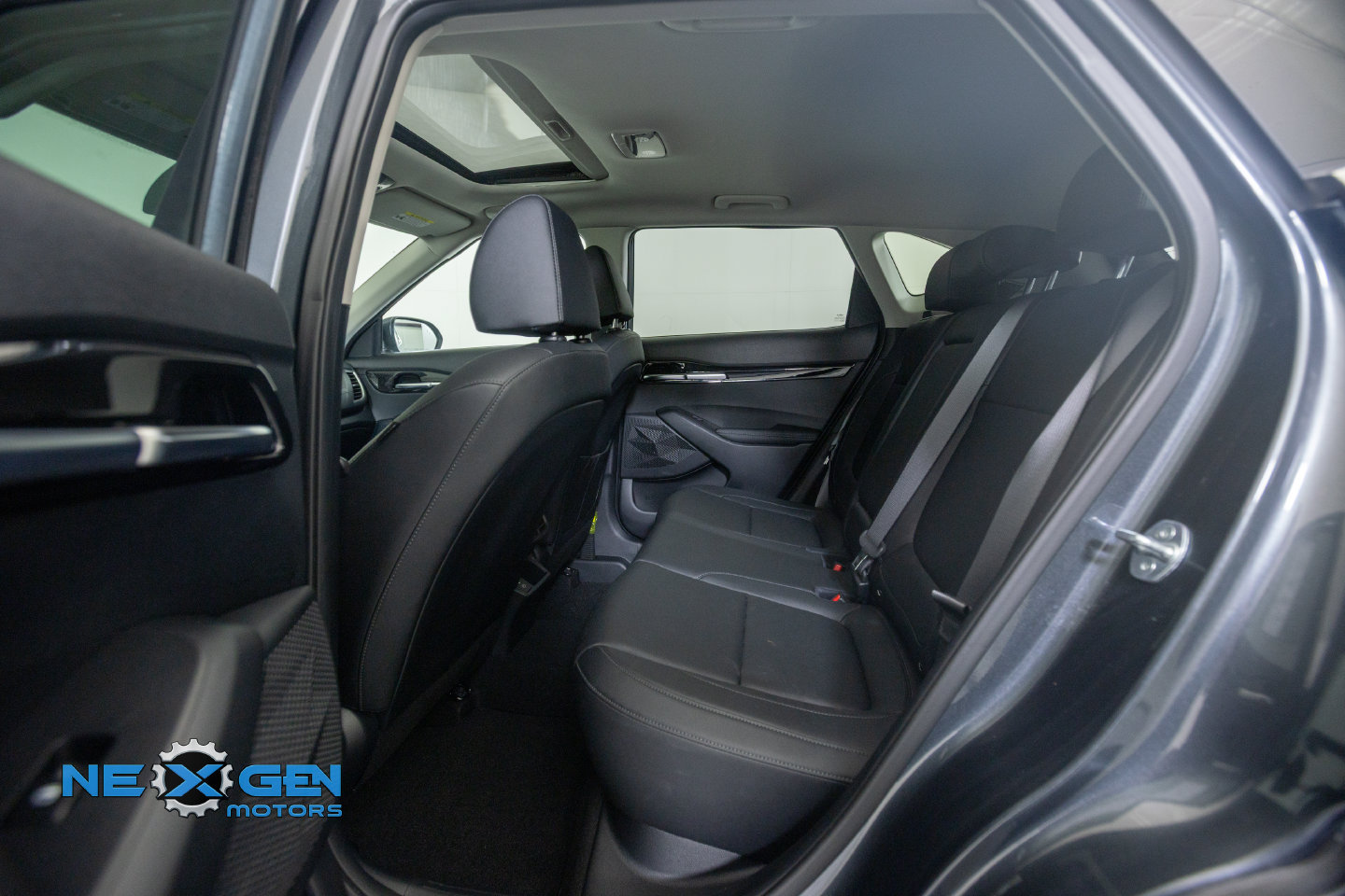 Used 2024 Kia Seltos EX AWD/4WD image 28