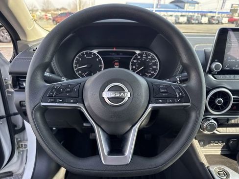 Used 2025 Nissan Sentra SV image 16