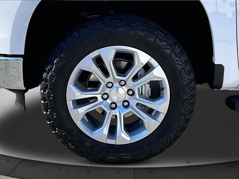 Used 2025 Chevrolet Silverado 1500 LTZ w/ Z71 Off-Road Package image 34