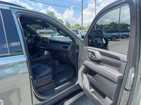 Used 2024 Chevrolet Tahoe RST w/ Luxury Package RWD image 17