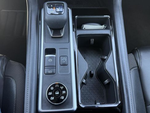 Used 2022 Nissan Pathfinder SL w/ SL Premium Package image 12