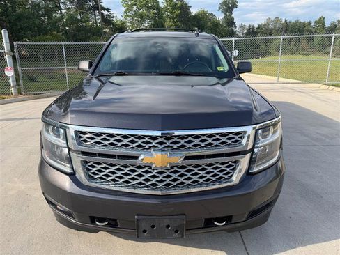Used 2017 Chevrolet Suburban LT w/ LT Signature Package AWD/4WD image 11