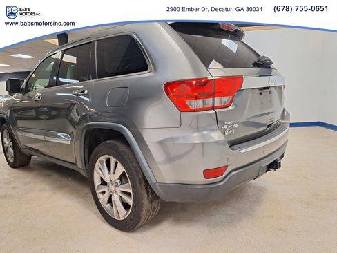 Used 2013 Jeep Grand Cherokee Overland w/ Advance Technology Group image 9