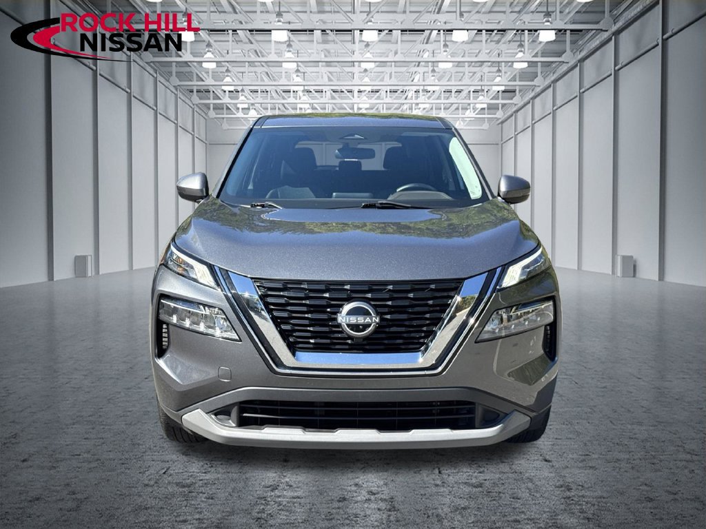 Used 2023 Nissan Rogue SV FWD image 2