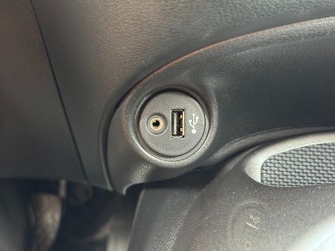 Used 2014 Nissan Juke SL AWD/4WD image 28